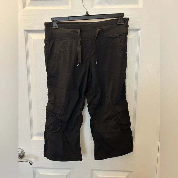 Lululemon Women's Dance Studio Crop 19" Jogger Pants Size 4 Black - Picture 1 of 4